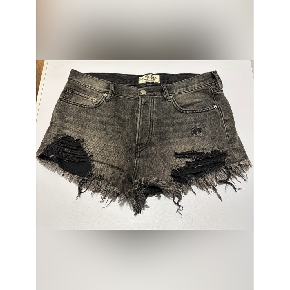 We The Free Free People Distressed Denim Shorts Washed Black‎ Gray Size 28